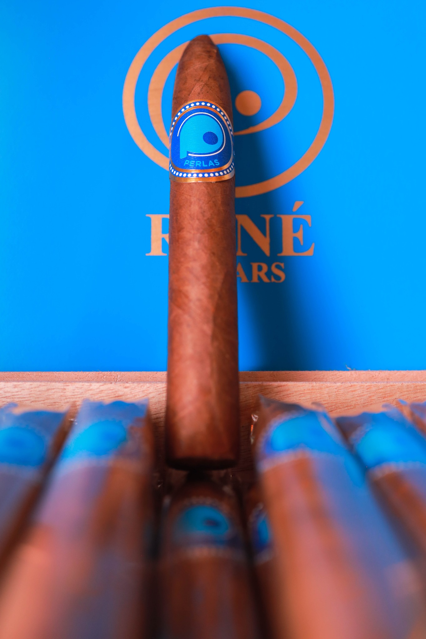 Perlas — caja y cigarro, imagen 2