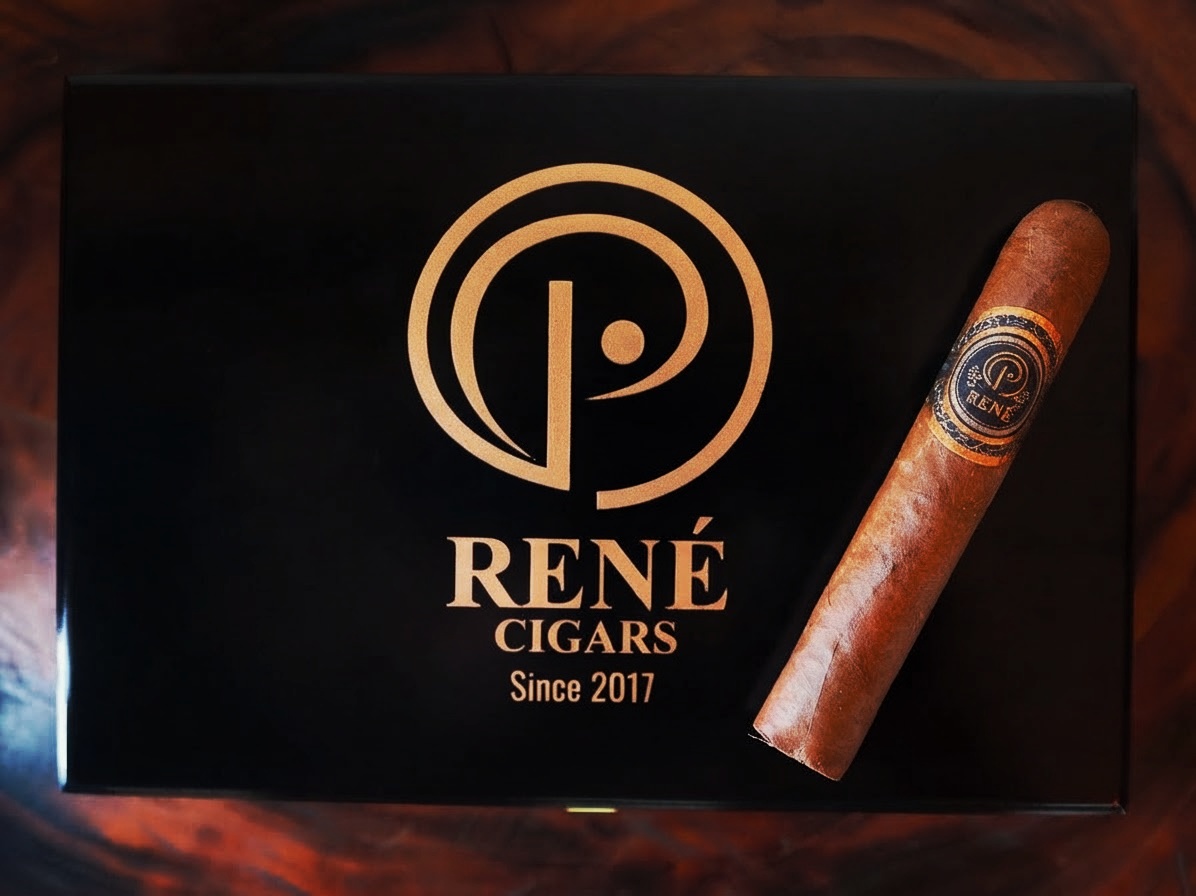 René — caja y cigarro, imagen 1